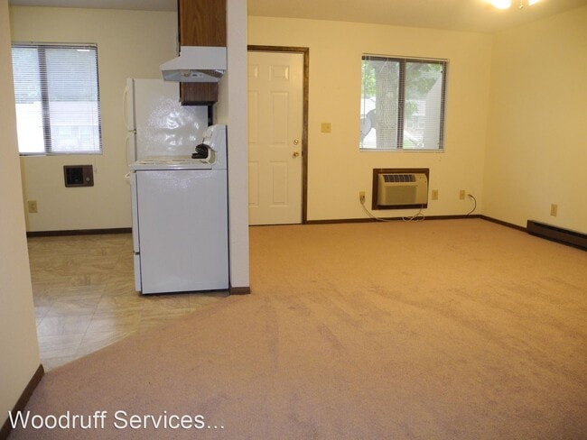 Building Photo - 501 N Hickory St