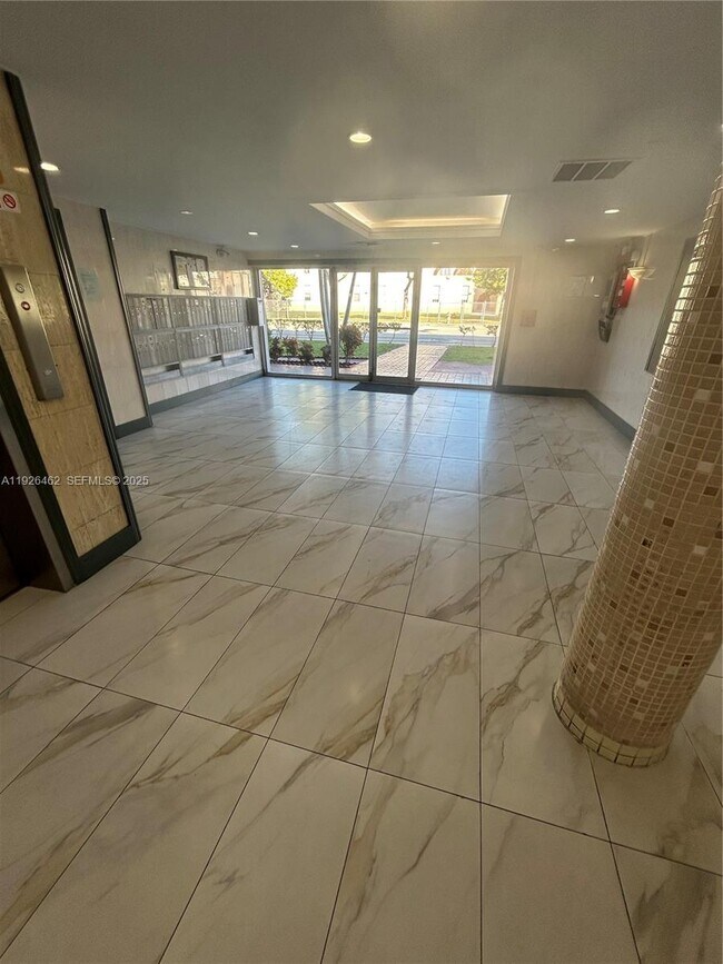 Foto del edificio - 1250 NE 125th St