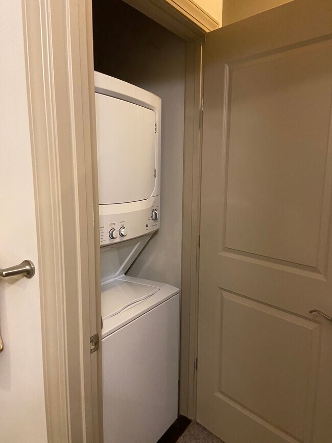 Washer and dryer in unit - 3127 Forrest Walk