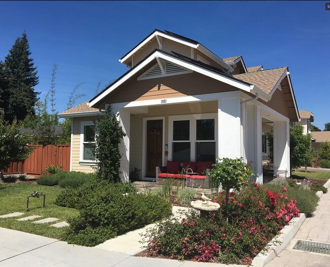 Building Photo - 1053 Boranda Ave
