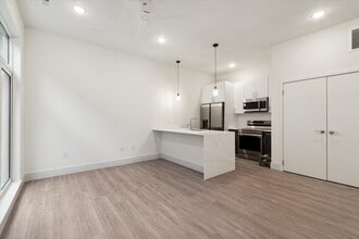 Building Photo - 1221 E Fletcher St