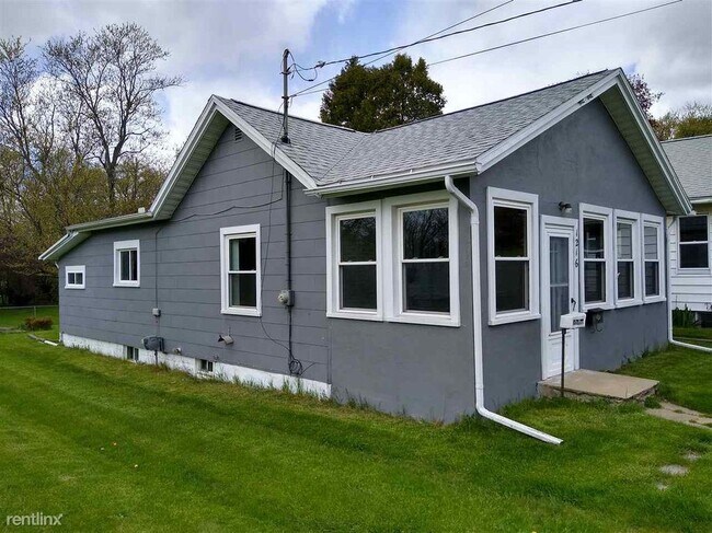 Building Photo - 3 br, 1 bath House - 1216 N Waterloo St