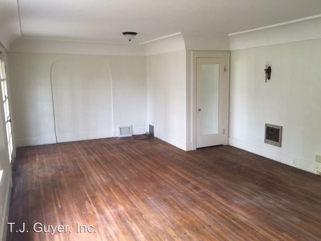 Building Photo - 1 br, 1 bath Apartment - 1767 SW Snively Ave