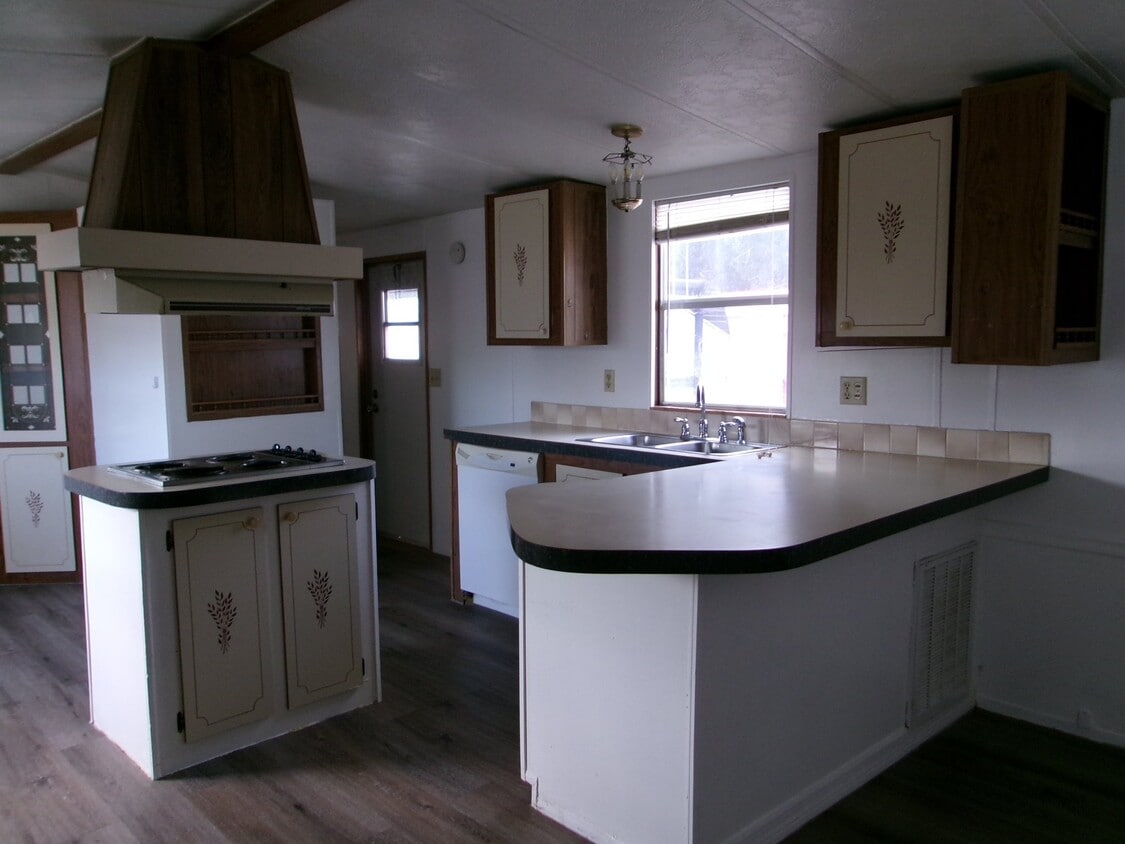 Building Photo - 4909 US-1