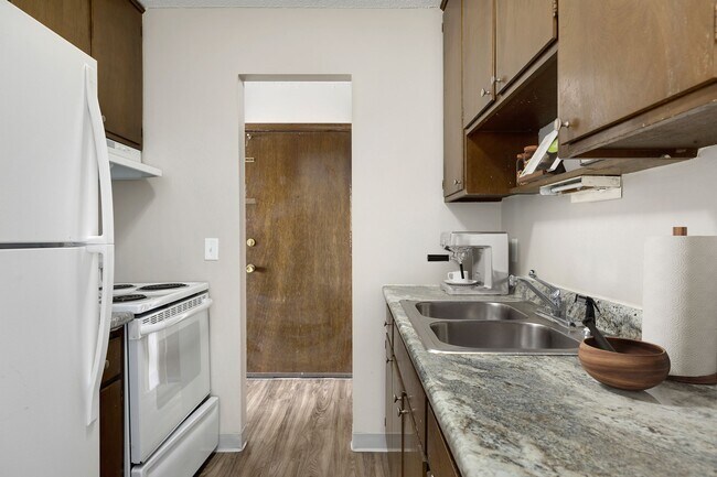Foto del edificio - Garden Grove Apartments