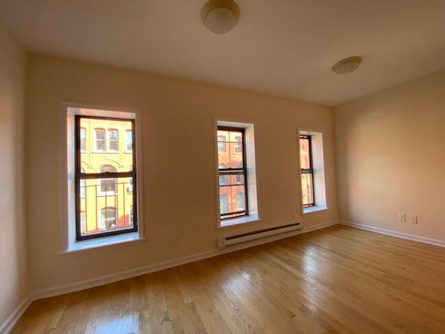 COMMON AREA - 273 Mott St