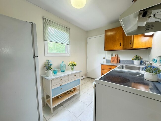 Building Photo - One bedroom apartment for rent in Andover Connecticut!