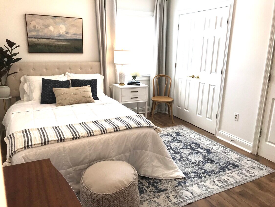 Foto principal - 92 W Oak St