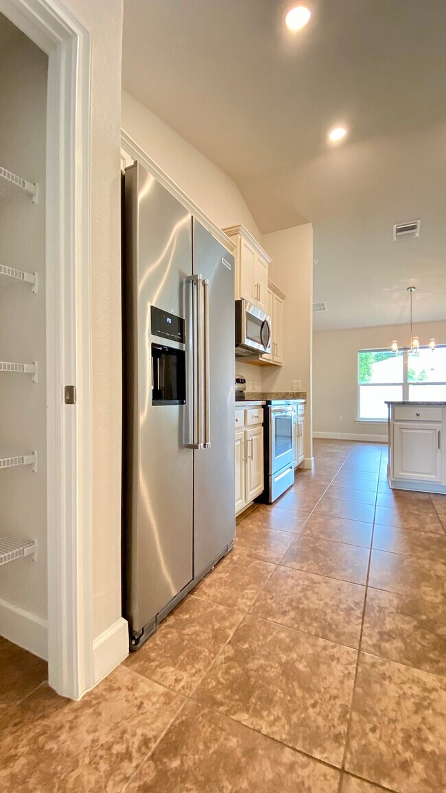 KITCHEN A - 105 Dartmouth Rd