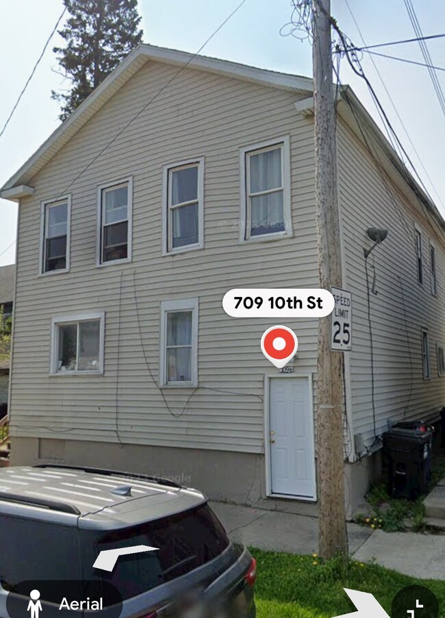 Building Photo - 709 10th St