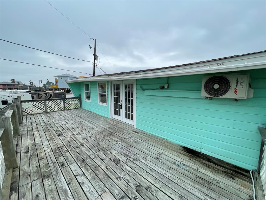 323 Texas St Unit 2, Freeport, TX 77541 Room for Rent in Freeport, TX