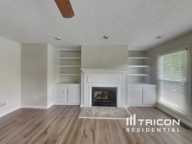 Building Photo - 325 Cypress Ln