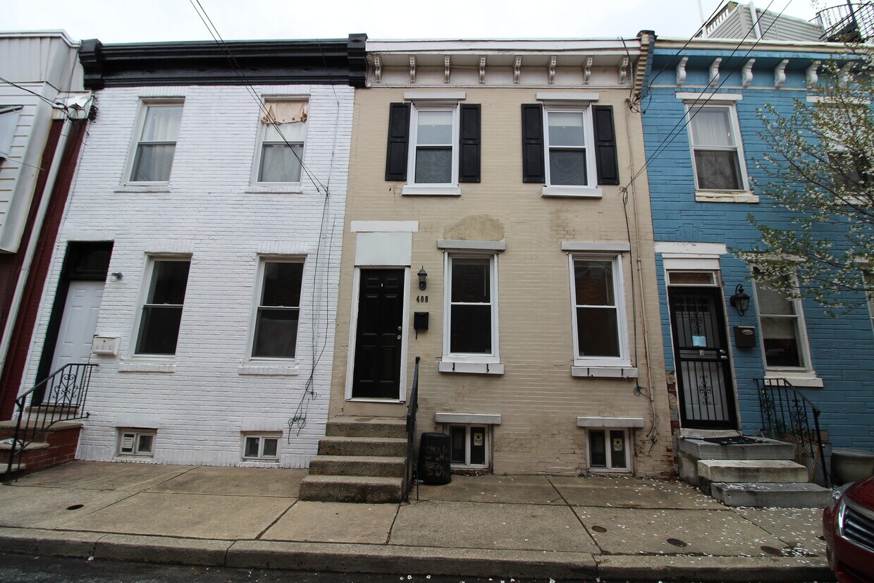 Primary Photo - 408 Sigel St