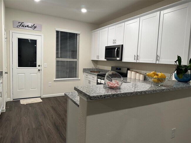 Building Photo - 6302 Broyhill Vw Ln