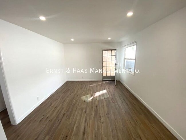 Building Photo - 4510 1/2 N. Lakewood Blvd.-