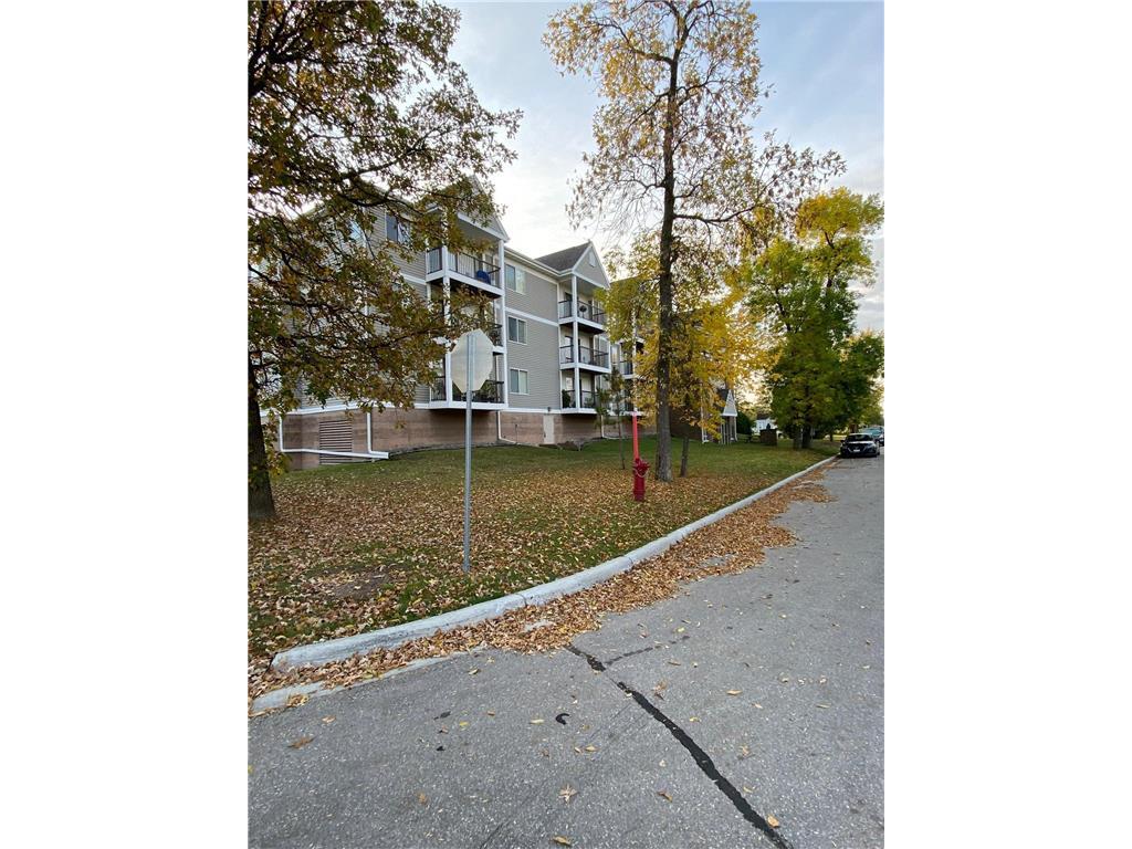 Foto principal - 216 3rd Ave E