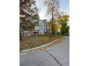 Building Photo - 214 7th Ave SE