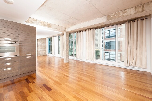 Photo du bâtiment - 445 Av Av Viger O,
