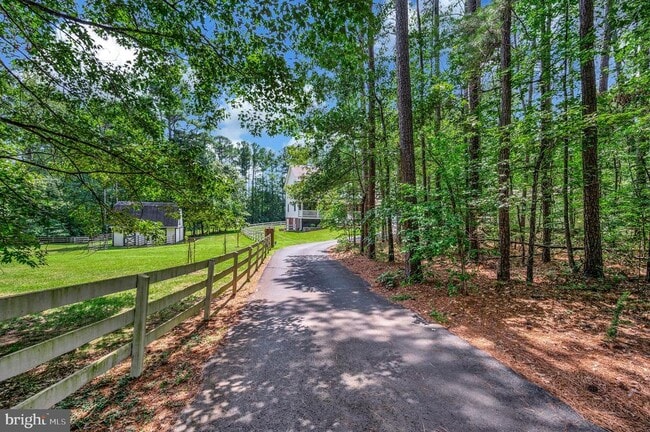 Building Photo - 8 Wilderness Ct
