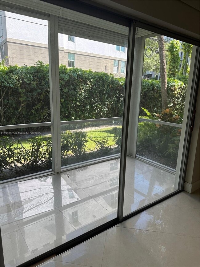 Building Photo - 6600 NE 22nd Way