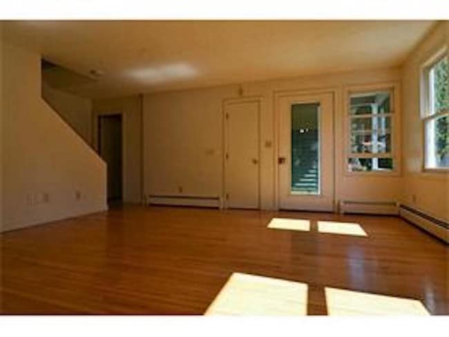 Building Photo - 34 Orchard Ave