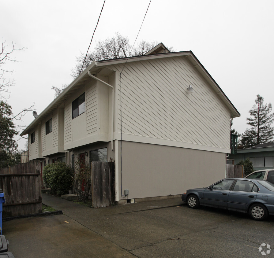 Foto principal - 2109 E Evergreen Blvd