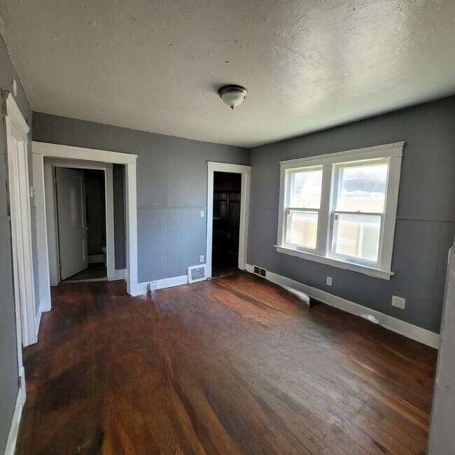 Building Photo - 13611 Beachwood Ave.