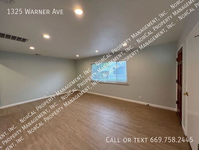 Foto del edificio - 1325 Warner Ave
