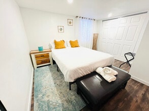 Building Photo - 6110 Lee St