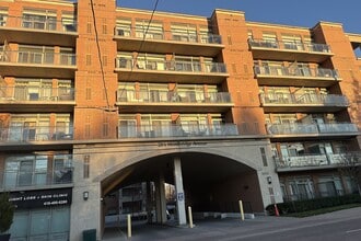 Building Photo - 281 Woodbridge Ave