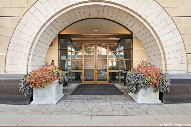Building Photo - 77 S Evergreen Ave