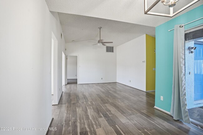 Foto del edificio - 7744 St Andrews Blvd