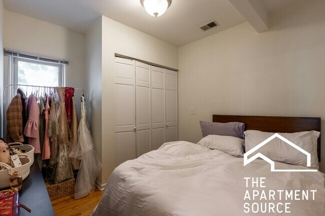 Foto del edificio - 906 N Wood St