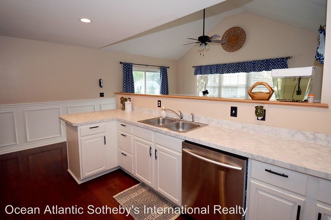 Building Photo - 3 br, 2 bath House - 116 Starlight Drive
