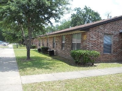 Building Photo - 1001 Charlsie Ave