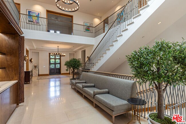 Foto del edificio - 618 N Beverly Dr