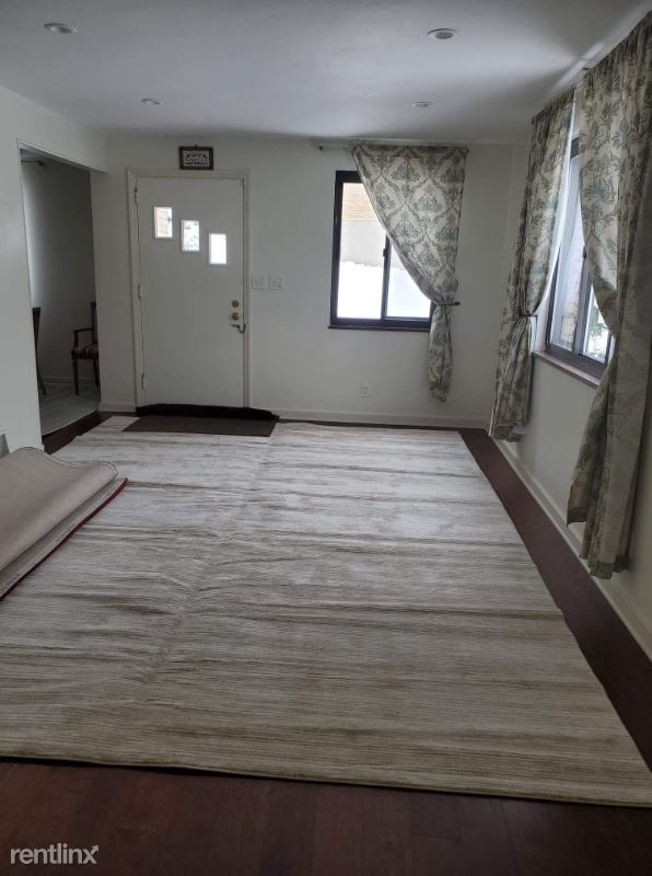 Building Photo - 3 br, 1.5 bath House - 1268 BALMORAL DRIVE