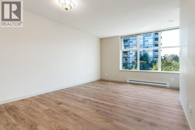 Photo du bâtiment - 9232 University Crescent