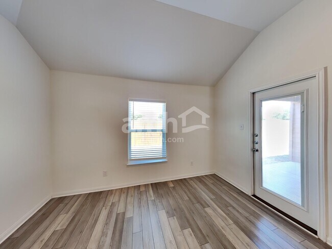 Building Photo - 1246 Treeta Trail