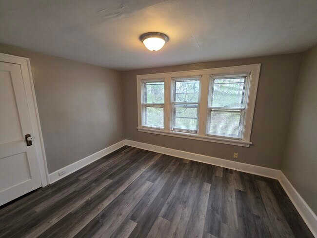 Foto del edificio - 1820 Malasia Rd