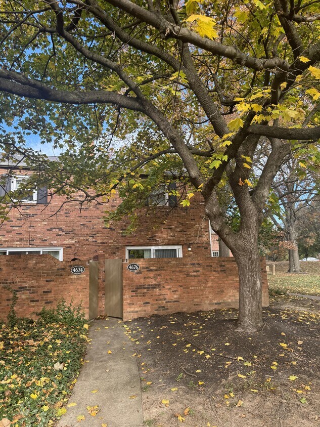 4676 Merrifield Pl, Upper Arlington, OH 43220 Townhome Rentals in