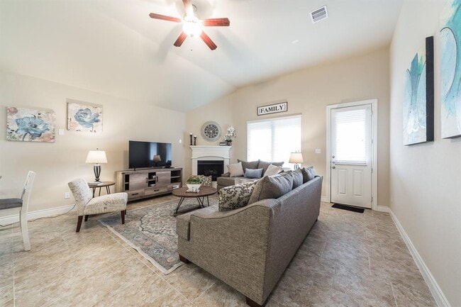 Foto del edificio - 6602 Sterling Shores Ln