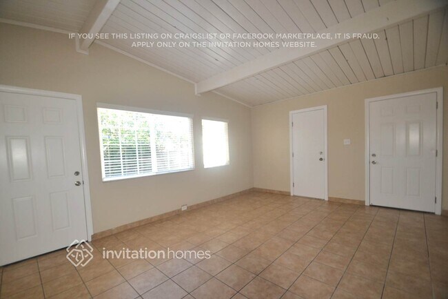 Foto del edificio - 5727 Cedarglen Dr