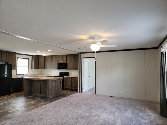 Foto del edificio - 201 McAuliffe Dr