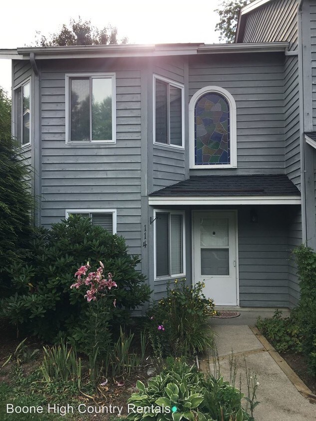 Primary Photo - 3 br, 2.5 bath House - 114 Chase Court