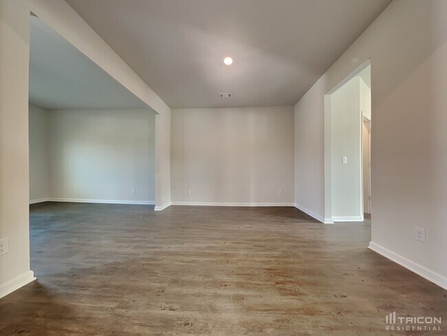 Building Photo - 1100 Amadas Dr