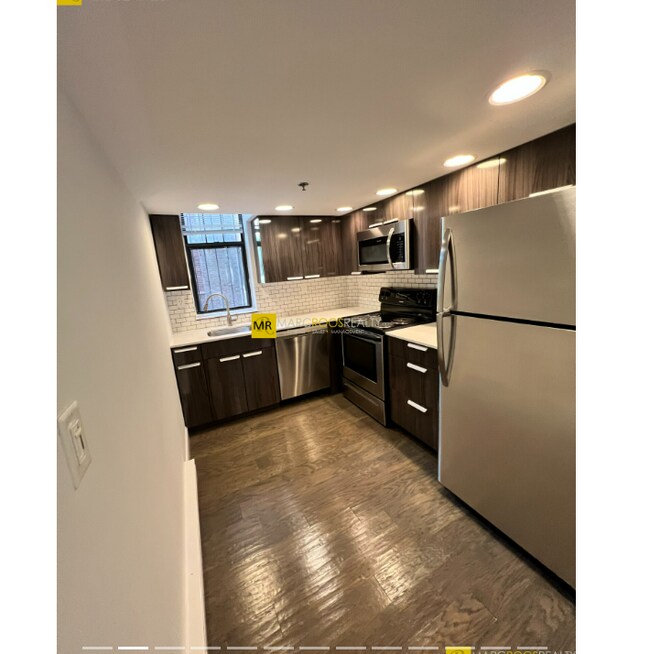 Foto del edificio - 102 Queensberry St