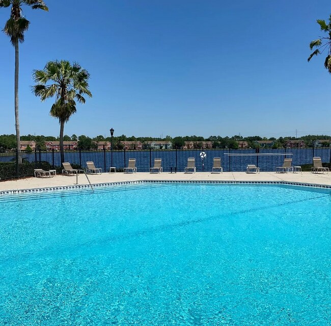 Foto del edificio - 10448 White Lake Ct