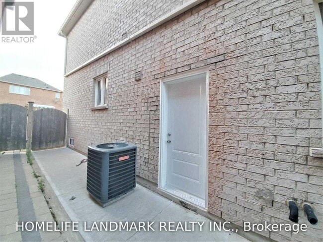Building Photo - 61 Albert Roffey Crescent