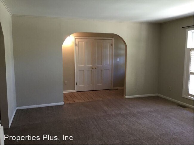 Building Photo - 3 br, 2.5 bath House - 4131 E. 47th Pl